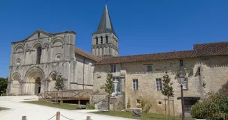 Abbaye de Saint Amant de Boixe