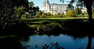 Château de Jonzac Château de Jonzac