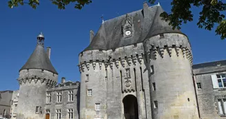Château de Jonzac Château de Jonzac