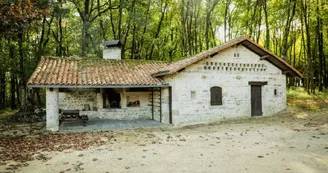 L'Arche de la Broue (Le Chalet) L'Arche de la Broue (Le Chalet)