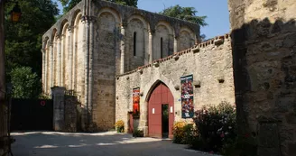 Abbaye Carolingienne Notre Dame et Saint Benoît