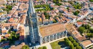 L' église Saint-Pierre-de-Sales