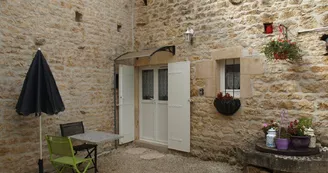 Le Bois de l'église "The Stables"
