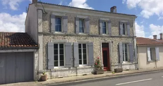 Maison Charentaise avec piscine