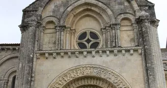 Église Saint-Pierre d'Aulnay-de-Saintonge