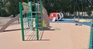 Aire de jeux et de pique-nique, city stade