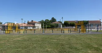 Terrain multisports et skatepark