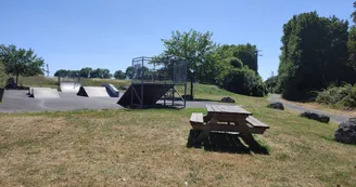 Terrain multisports et skatepark