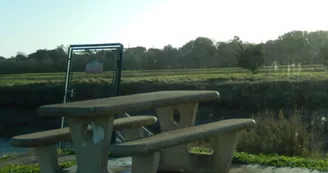 Aire de pique nique Chenal de la Perrotine