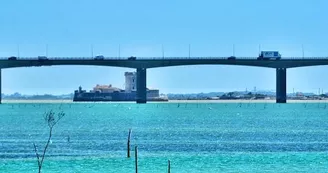 Compagnie Interîles - Au départ de l'île d'Oléron (St-Denis-d'Oléron) Juillet-Août