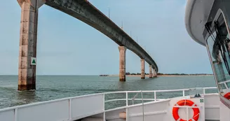 Compagnie Interîles - Au départ de l'île d'Oléron (St-Denis-d'Oléron) Juillet-Août