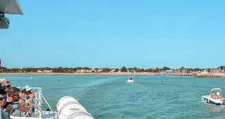 Compagnie Interîles - Au départ de l'île d'Oléron (St-Denis-d'Oléron) Juillet-Août