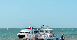 Compagnie Interîles - Au départ de l'île d'Oléron (St-Denis-d'Oléron) Juillet-Août