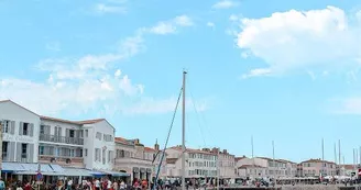 Compagnie Interîles - Au départ de l'île d'Oléron (St-Denis-d'Oléron) Juillet-Août