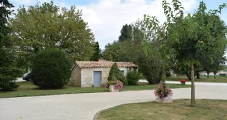 L'Etape Jonzacaise - Les Vignes - Marie Guiffier et Nicolas Bloch