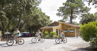 Camping Huttopia - Oléron Les Chênes Verts