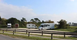 Aire de stationnement camping-car - Bois de pins