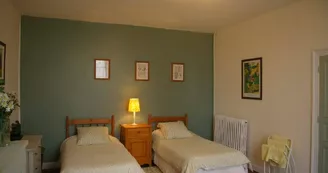 Les Gîtes du Bruet - La Grande Maison Bleue