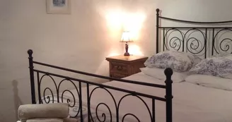 Meublé "La maison cachée"