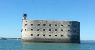 Journée découverte du littoral, des îles au Fort Boyard - Kelone Journée découverte du littoral, des îles au Fort Boyard - Kelone