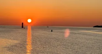 Apéro coucher de soleil sur la mer - Kelone Apéro coucher de soleil sur la mer - Kelone