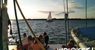 Sortie à l'heure de l'apéro en catamaran à voile - Kapalouest