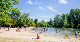 Aire de pique-nique en bord de Dronne à Aubeterre sur dronne