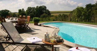 Village de Gîtes - Le Domaine du Grand Tourtre -42 pers