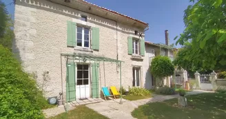 Le domaine Jasmin - Gîtes typiquement charentais - 36 à 50 pers