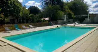 Le domaine Jasmin - Gîtes typiquement charentais - 36 à 50 pers