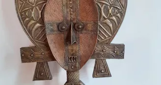 Exposition d'art : Objets d'Afrique, peintures et bronzes