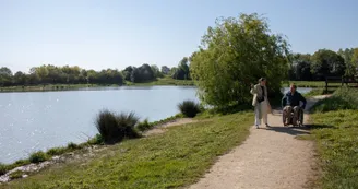 Ponton de pêche du plan d'eau de Béligon