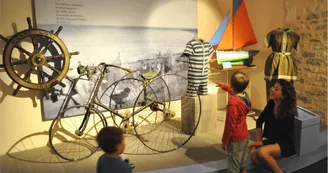 Exposition "Tous à la plage, villes balnéaires du 18ème siècle à nos jours"