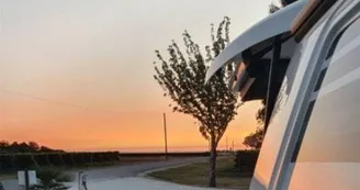 Aire de stationnement de camping-car
