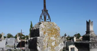 La croix de cimetière