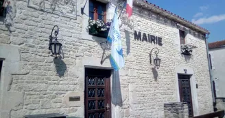 Mairie et la cloche de Ballon