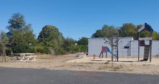 Aire de jeux, city stade et aire de pique-nique