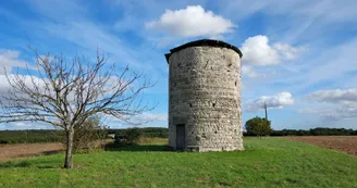 Ancien moulin à vent - Ebréon